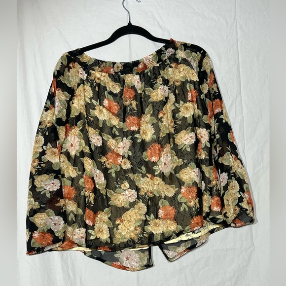 Miss Me button up top - Picture 1 of 3